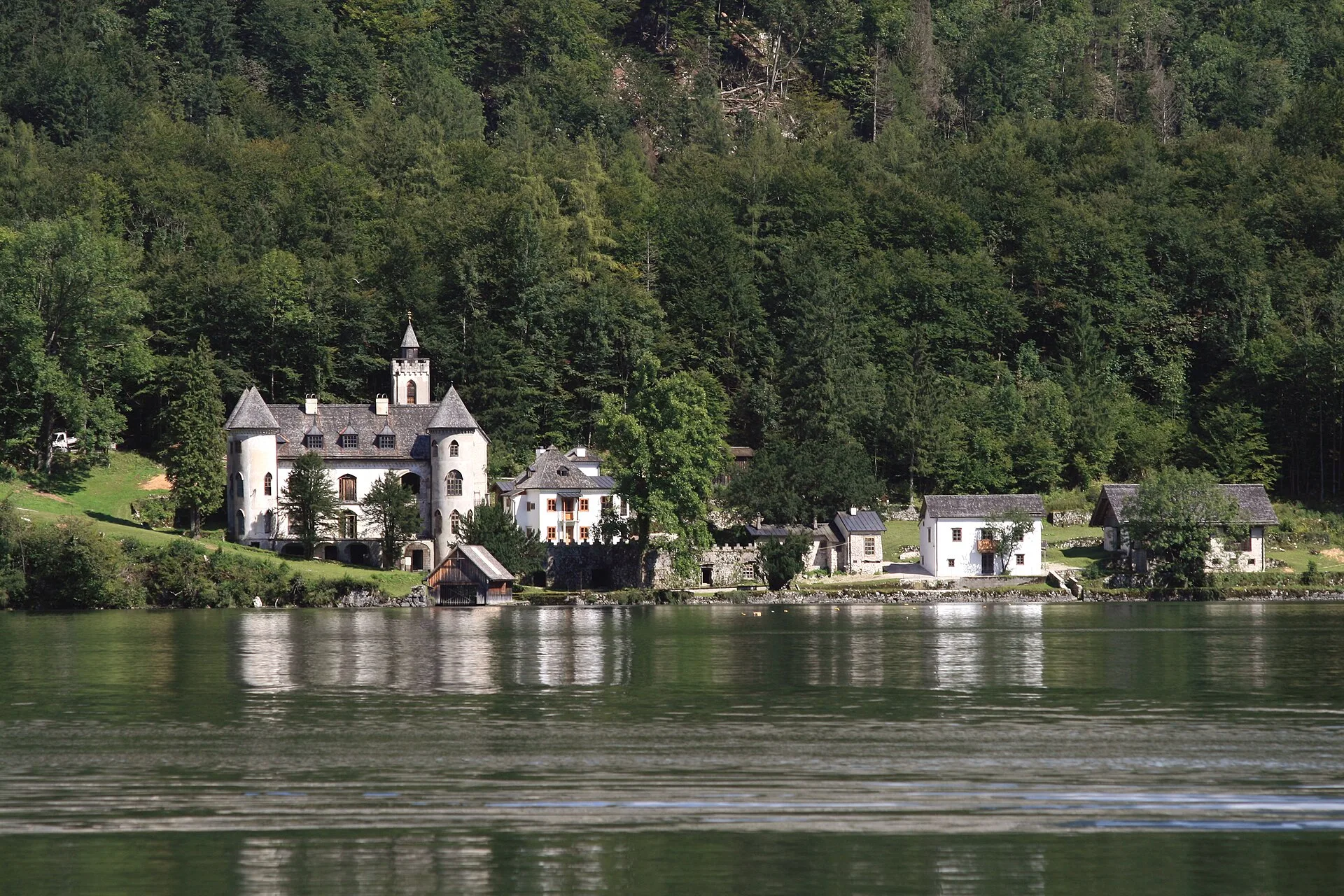 Le lac et ses villages voisins
